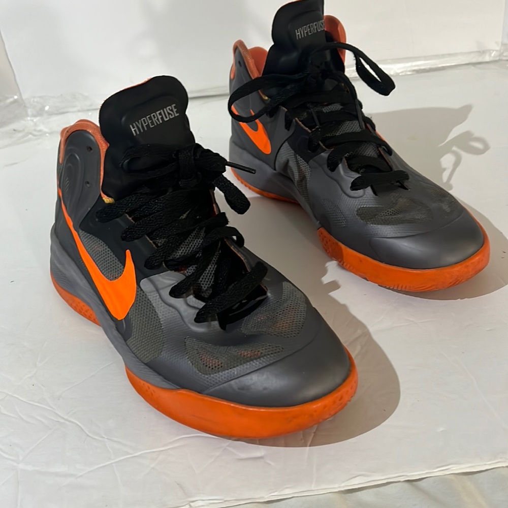 Nike Zoom Hyperfuse Size 5 - image 1